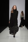 Pokaz Lena Tsokalenko — MBFWRussia FW13/14 (ubrania i obraz: suknia wieczorowa czarna)