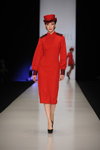 Показ MARI AXEL — MBFWRussia FW13/14 (наряды и образы: красное платье, красная шляпа)
