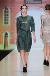 Modenschau von Tatiana Sulimina — MBFWRussia FW13/14 (Looks: grünes Kleid)