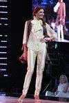 Alina Danilevich. Uczestniczki "Miss Mińsk 2013", które zakwalifikowałi się do TOP-15 (ubrania i obraz: bluzka żółta, spodnie żółte)