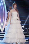 Veronika Kasperova. TOP-15. Gala final — Miss Minsk 2013. Parte 1 (looks: vestido de novia blanco)
