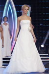 Maria Smargun. TOP-15. Gala final — Miss Minsk 2013. Parte 1 (looks: vestido de novia blanco)
