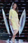 TOP-15. Gala final — Miss Minsk 2013. Parte 1 (looks: vestido amarillo)