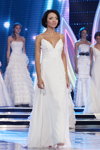TOP-15. Фінал — Міс Мінськ 2013. Частина 2 (наряди й образи: біла весільна сукня з декольте на бретелях)