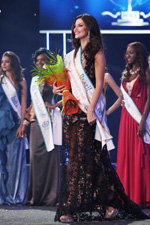 Raquel Benetti (Бразілія). Карона "Miss Supranational 2013" ляціць у Філіпіны. Частка 1
