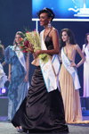 Esonica Veira. Finał — Miss Supranational 2013. Część 1 (ubrania i obraz: suknia wieczorowa czarna)