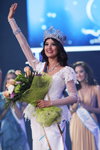 Мутія Датул. Корона "Miss Supranational 2013" відлітає в Філіппіни. Частина 1 (наряди й образи: біла вечірня сукня)