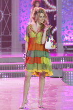 Maryia Vialichka. Maryia Vialichka — Miss World Belarus 2013 (looks: multicolored dress, white bag, silver sandals)