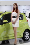 Mädchen — Motorshow 2013. Teil 1 (Looks: weißes Kleid)