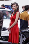 Mädchen — Motorshow 2013. Teil 2 (Looks: rotes Kleid)