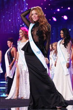 Kristy Abreu. Finał — Miss Supranational 2013. Część 4 (ubrania i obraz: suknia wieczorowa czarna)
