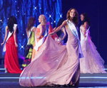 Салли Линдгрен. "Miss Supranational 2013": дефиле в вечерних платьях. Часть 4
