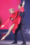 Фотофакт: "Miss Supranational 2013" і гімнастки (наряди й образи: червона вечірня сукня з розрізом; персона: Марина Гончарова)