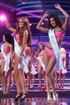 Vorführung der Bademoden — Miss Supranational 2013. Teil 3 (Looks: rosaner Badeanzug; Person: Jacqueline Morales)