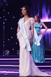 Mutya Johanna Datul. Gala final — Miss Supranational 2013. Top-20. Parte 3 (looks: vestido de noche blanco)
