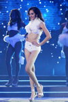 Desfile de trajes de baño — Miss Supranational 2013. Top-20. Parte 1 (looks: bañador blanco)