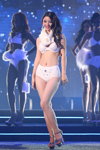 Khin Wint Wah. Vorführung der Bademoden — Miss Supranational 2013. Top-20. Teil 1 (Looks: weißer Badeanzug)