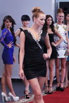Sally Lindgren. Fotofakt. Sally Lindgren (Szwecja) — Miss Supranational 2013 (ubrania i obraz: suknia koktajlowa czarna)