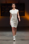 Modenschau von Alexandra Westfal — Riga Fashion Week SS14 (Looks: weißes anliegendes Kleid)