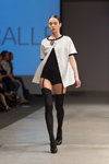 Desfile de Amoralle — Riga Fashion Week SS14 (looks: blusa blanca, medias de nailon negras, zapatos de tacón negros)