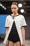 Pokaz Amoralle — Riga Fashion Week SS14 (ubrania i obraz: bluzka biała)
