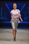 Modenschau von M-Couture — Riga Fashion Week SS14 (Looks: rosanes Top, silberner Rock)