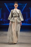 Pokaz M-Couture — Riga Fashion Week SS14 (ubrania i obraz: suknia wieczorowa szara)