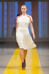 Desfile de Narciss — Riga Fashion Week SS14 (looks: vestido blanco)