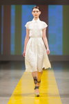 Modenschau von Narciss — Riga Fashion Week SS14 (Looks: weißes Hemdblusenkleid)