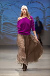 Показ Natālija Jansone — Riga Fashion Week SS14 (наряди й образи: пурпурний джемпер, спідниця кольору кави з молоком)