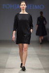 Pokaz Pohjanheimo — Riga Fashion Week SS14 (ubrania i obraz: sukienka czarna, półbuty czarne)