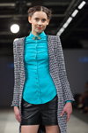 Pokaz Skladnova — Riga Fashion Week SS14 (ubrania i obraz: bluzka turkusowa, szorty czarne, kardigan czarno-biały)