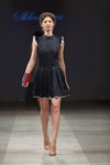 Показ Skladnova — Riga Fashion Week SS14 (наряды и образы: чёрное платье мини, телесные туфли)