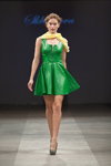 Pokaz Skladnova — Riga Fashion Week SS14 (ubrania i obraz: sukienka zielona, warkocz)