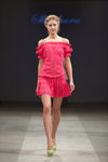 Modenschau von Skladnova — Riga Fashion Week SS14 (Looks: rotes Kleid)