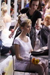 "Роза Ветров HAIR 2013": причёска новобрачной (юниоры). Часть 1 (наряды и образы: белое свадебное платье, блонд (цвет волос), белые гипюровые перчатки, белые чулки с полосатой резинкой)