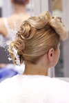 "Róża Wiatrów HAIR 2013": fryzury ślubne (juniorzy). Część 1 (ubrania i obraz: blond (kolor włosów))
