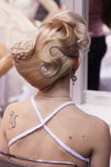 "Róża Wiatrów HAIR 2013": fryzury ślubne (juniorzy). Część 1 (ubrania i obraz: blond (kolor włosów))