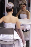 "Роза Ветров HAIR 2013": причёска новобрачной (юниоры). Часть 1 (наряды и образы: белое свадебное платье, белые туфли, белые чулки с полосатой резинкой)
