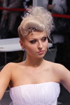 Brautfrisuren — Roza vetrov - HAIR 2013. Teil 2 (Looks: weißes Hochzeitskleid, blonde Haare)