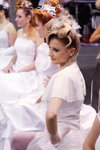 "Роза вітрів HAIR 2013": зачіска нареченої (дорослі). Частина 2 (наряди й образи: біла весільна сукня, білі панчохи з мереживною гумкою, блонд (колір волосся))