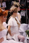 Peinados de novia — Roza vetrov - HAIR 2013. Parte 2 (looks: vestido de novia blanco, medias con banda de encaje blancas, guantes blancos transparentes)