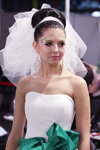 Свадебный макияж — Роза Ветров - HAIR 2013 (наряды и образы: белое свадебное платье, белая лента на волосы, белая фата)