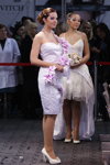 Makijaż ślubny — Róża Wiatrów HAIR 2013 (ubrania i obraz: suknia ślubna biała, półbuty białe)