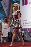 Day Style — Roza vetrov - HAIR 2013 (Looks: Kleid mit Blumendruck)