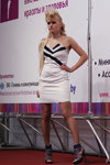 Day Style — Роза Ветров - HAIR 2013 (наряды и образы: блонд (цвет волос), белое платье, чёрные туфли)