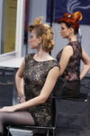 Evening Style — Роза Ветров - HAIR 2013 (наряды и образы: чёрное платье-футляр, чёрные прозрачные колготки)
