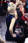 Evening Style — Роза Ветров - HAIR 2013 (наряды и образы: синее коктейльное платье, блонд (цвет волос), чёрные колготки с имитацией чулок)