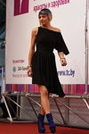 "Róża Wiatrów HAIR 2013": modna fryzura kobieca (ubrania i obraz: sukienka czarna)