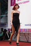 Frauenfrisuren — Roza vetrov - HAIR 2013 (Looks: schwarzes Kleid mit Schlitz)
